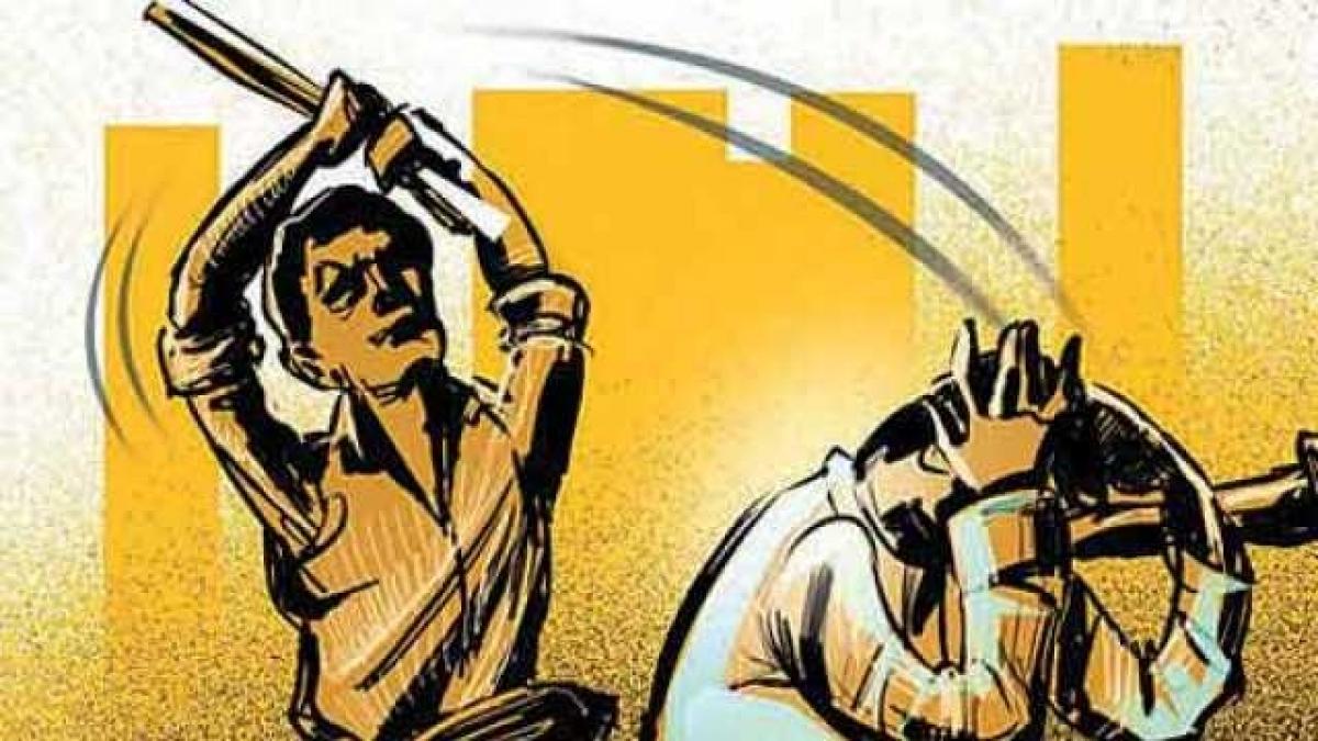 Businessman killed in Anantapur, thieves loot 25 tolas gold