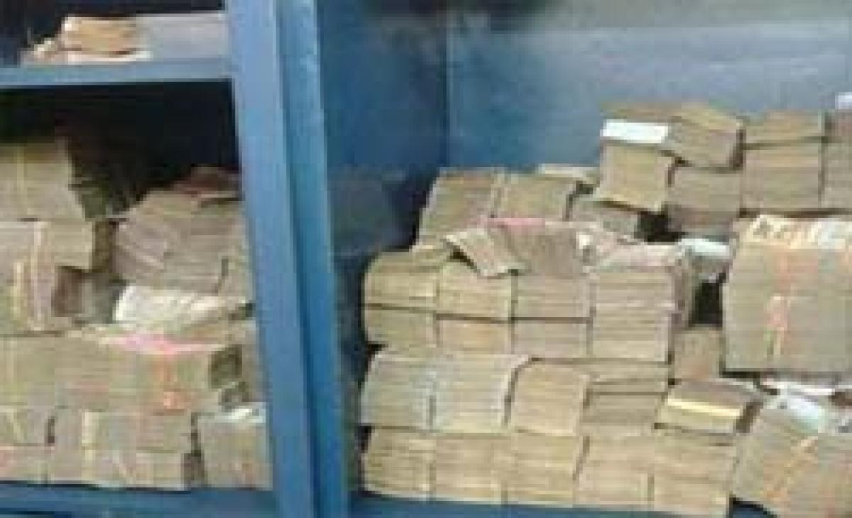 Income tax department seizes Rs 45 crore cash from Kolkata in hawala raids