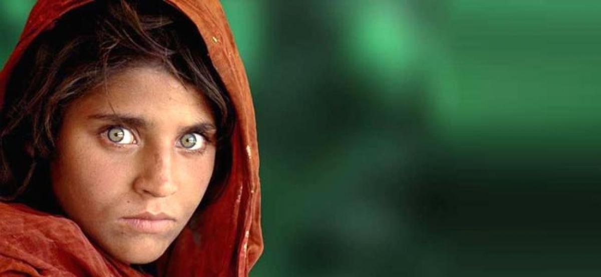 Remember The Afghan Girl? She has been arrested in Pakistan!