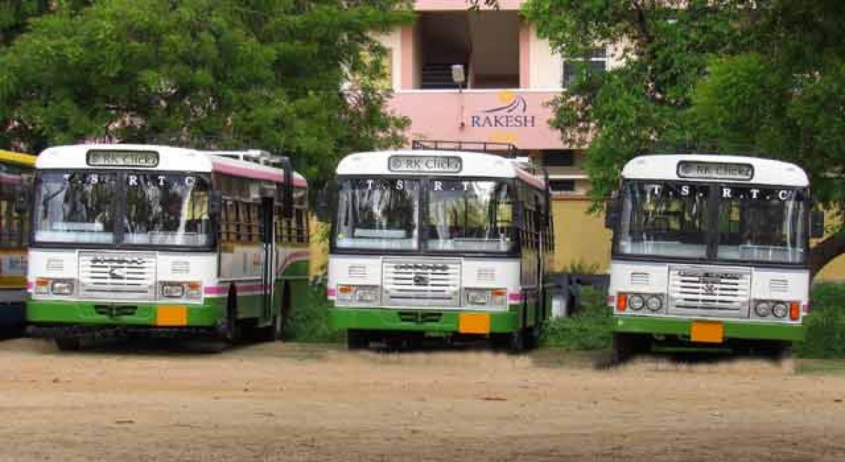 TSRTC to phase out Palle Velugu buses