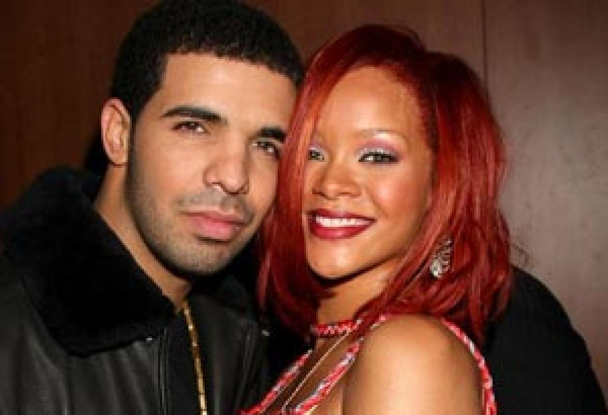 Drake declares love for Rihanna during concert