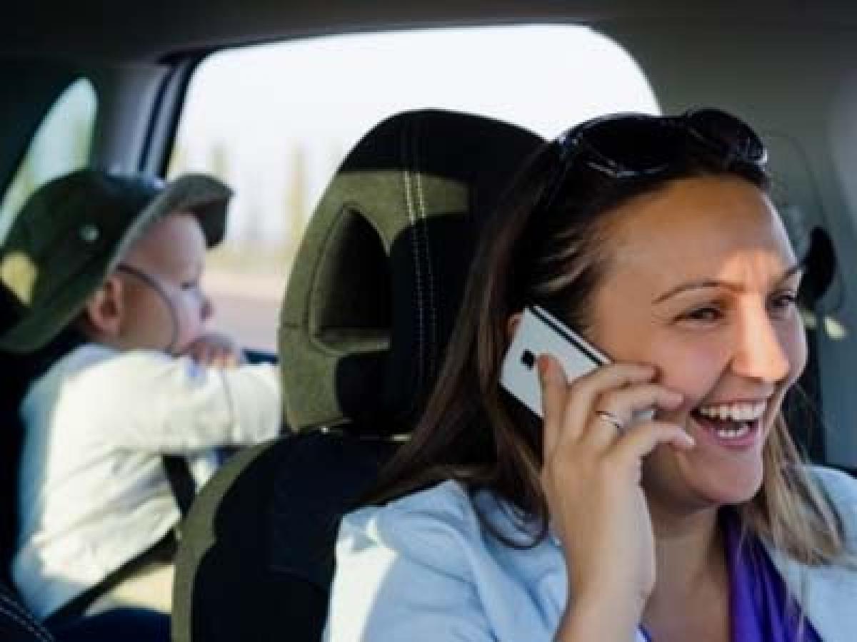 Most parents use cellphones while driving with kids