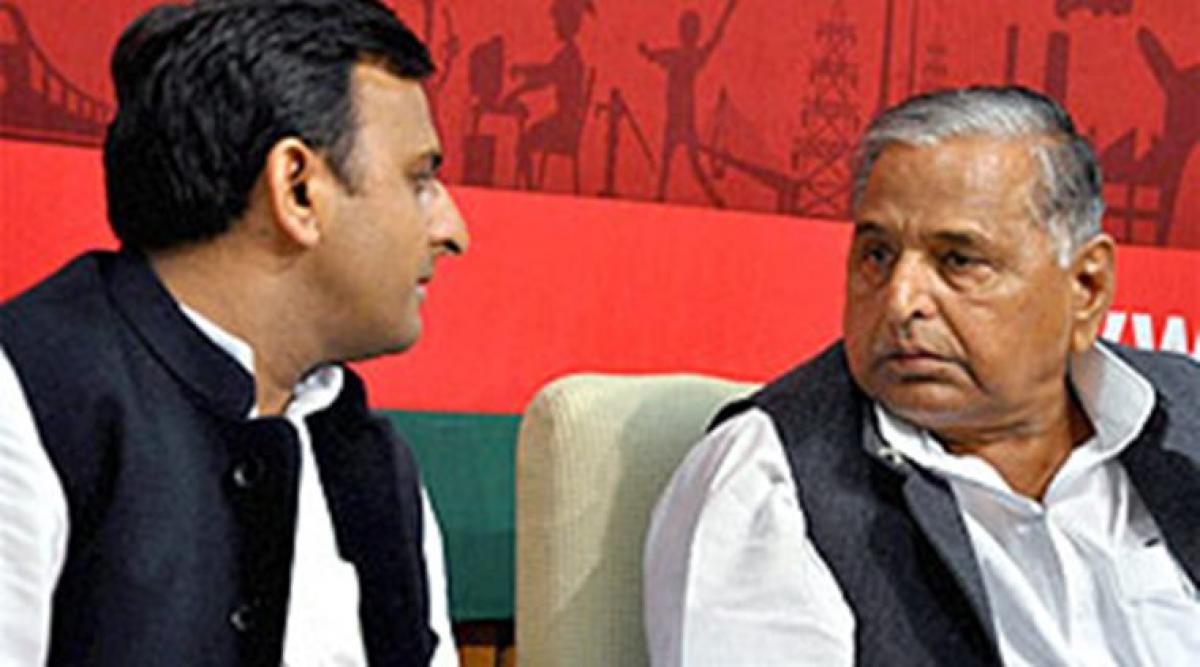 Mulayam aide joins BSP ahead of UP polls, slams Akhilesh