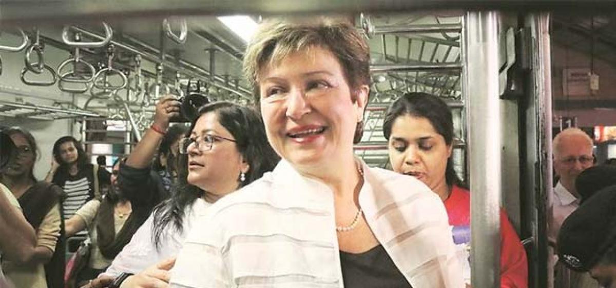 World Bank CEO travels in Mumbai local train