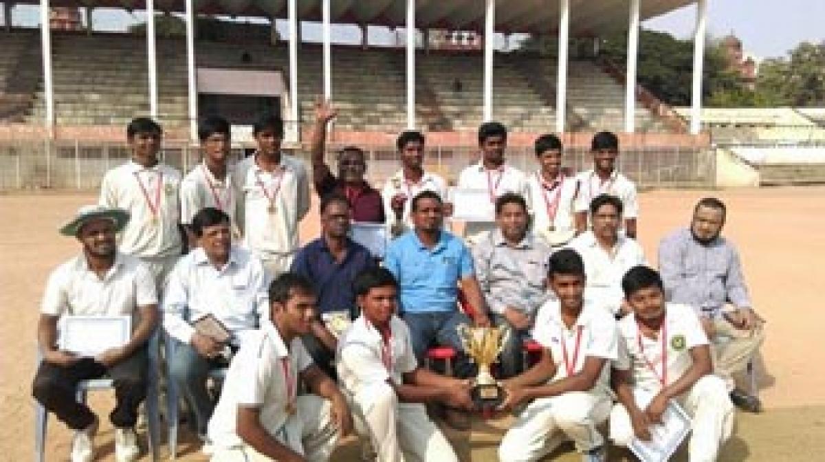 Ashwin CA lift Pongal Trophy