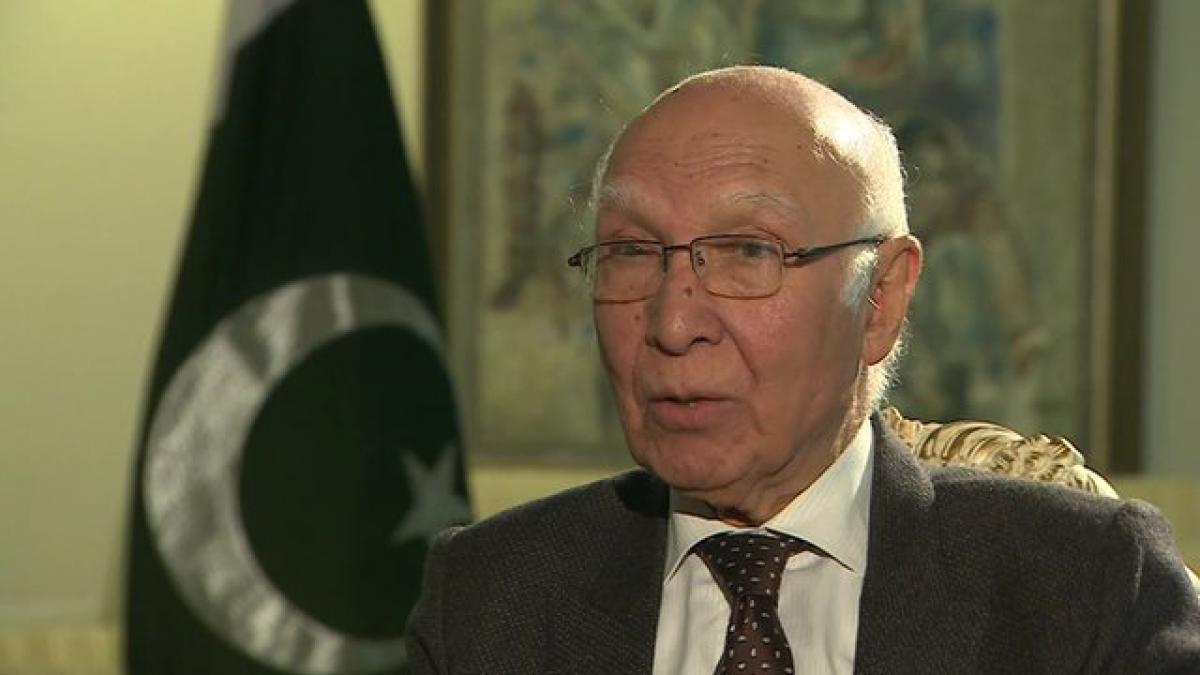 Sartaj Aziz: Not right time for Afghan peace talks