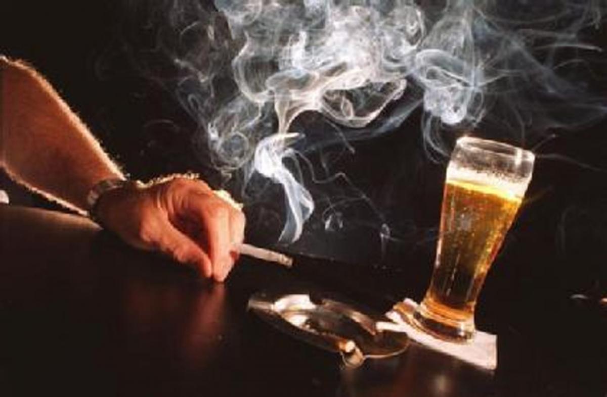 Heavy smoking and drinking will age you faster