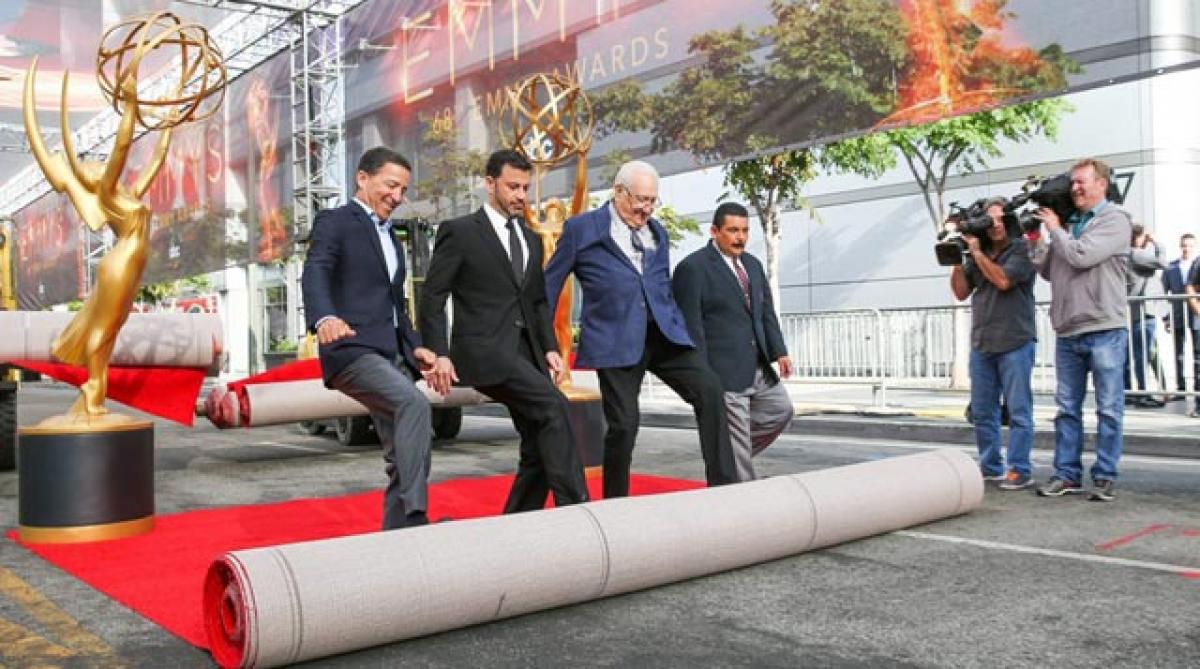 Jimmy Kimmel rolls out longest red carpet 