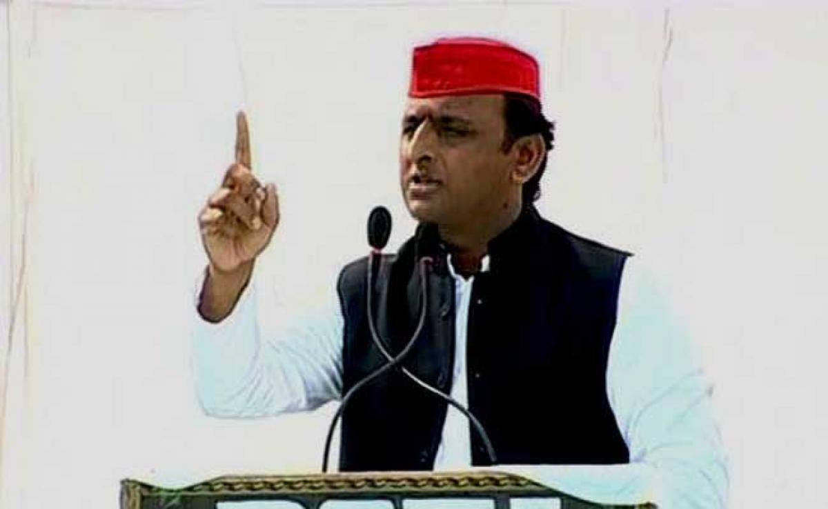 UP Elections 2017: Volunteers Fan Out With Personal Letter From Akhilesh Yadav