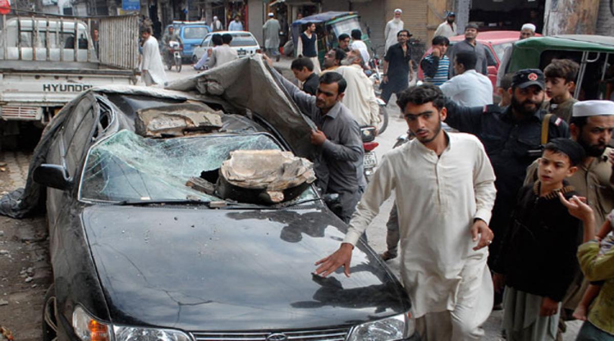 Nearly 280 dead as powerful 7.5 quake jolts Afghanistan, Pakistan