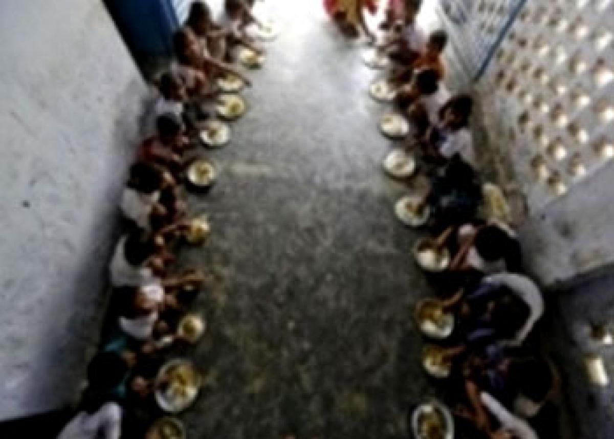 50 students ill after eating mid day meal in Maharashtra