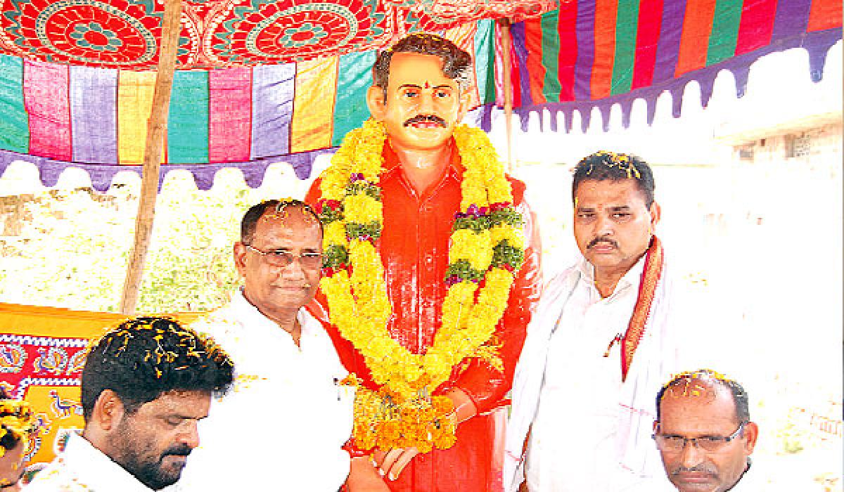 Vangaveeti Ranga’s statue unveiled