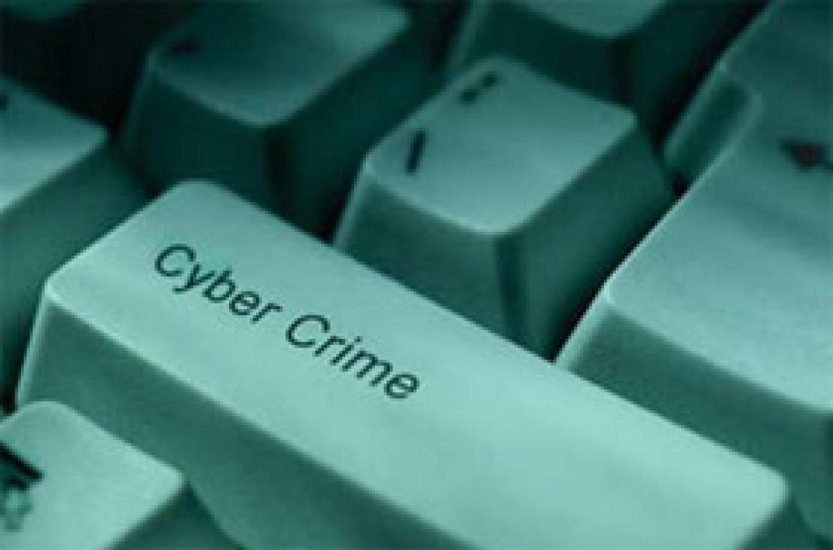 Cyber offenders dupe asst professor