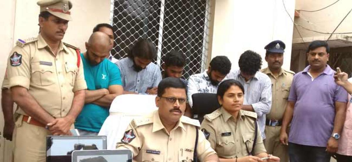 ATM cards cloning gang busted, 5 held