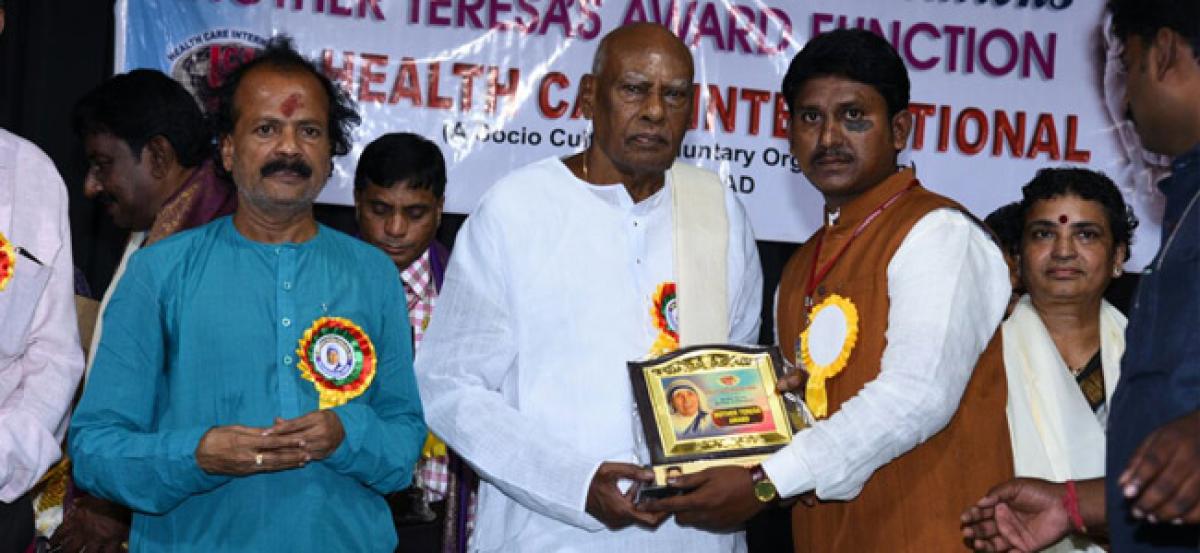 Siva Kumar bags Mother Teresa Service Award