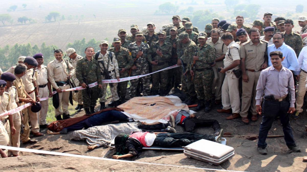 Bhopal encounter: SIMI members buried in MP; relatives demands probe