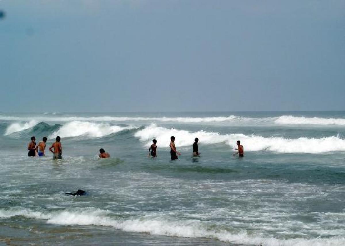 Visakhapatnam beach creates panic as five go missing