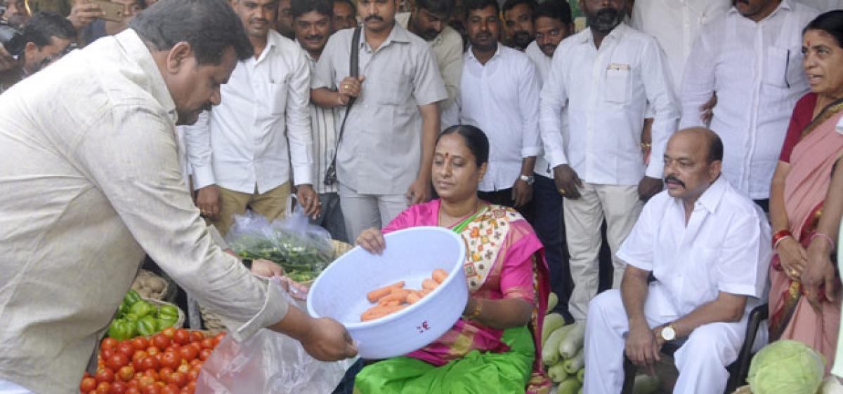 Konda Surekha turns veggie vendor