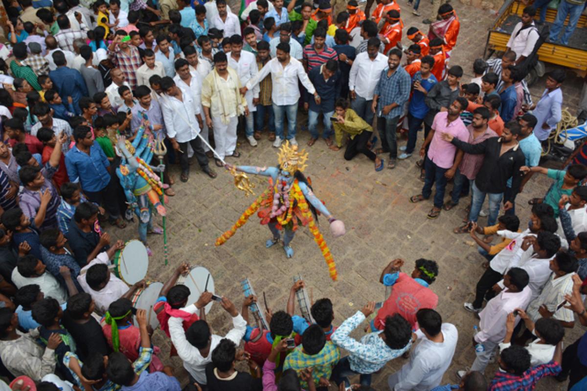 Bonalu off to a colourful start at Golconda