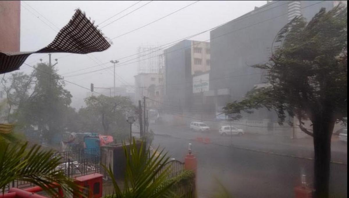 Weather forecast for AP, Telangana: Heavy downpour, say MeT