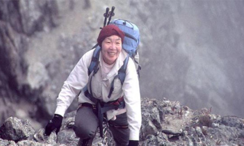 First woman atop Everest dies at 77