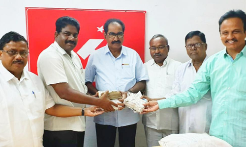 CPM workers raise `5 lakh for Kerala floods victims