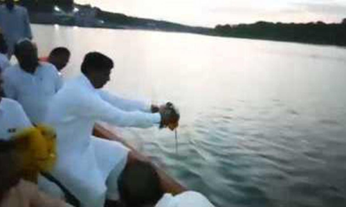 Vajpayee’s ashes immersed at Musi-Krishna confluence