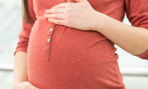 Eating less meat during pregnancy ups risk of drinking, smoking in kids