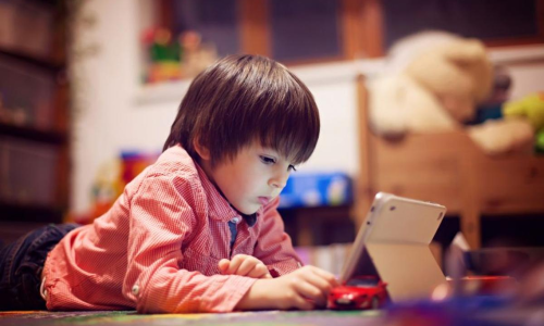 Children should own mobile at the age of three, says study