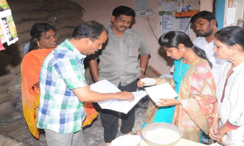 Corporator inspects ration shops