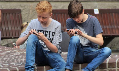 Kids, screens and parental guilt: Time to loosen up?