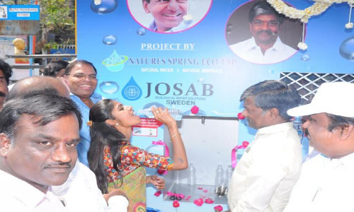 Minister opens water ATM
