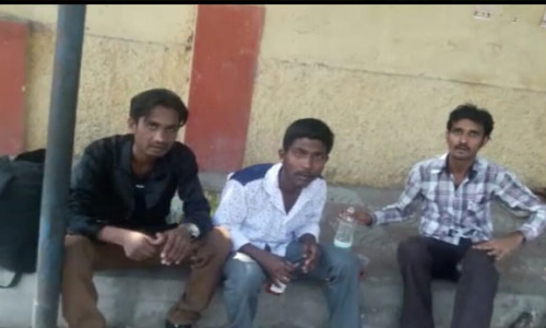 Youth take to drinking on roadside