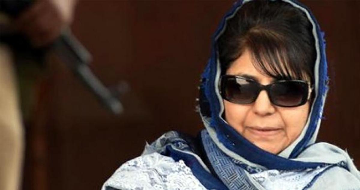 You trusted Mufti sahib blindly, but trust me with open eye: Mehbooba