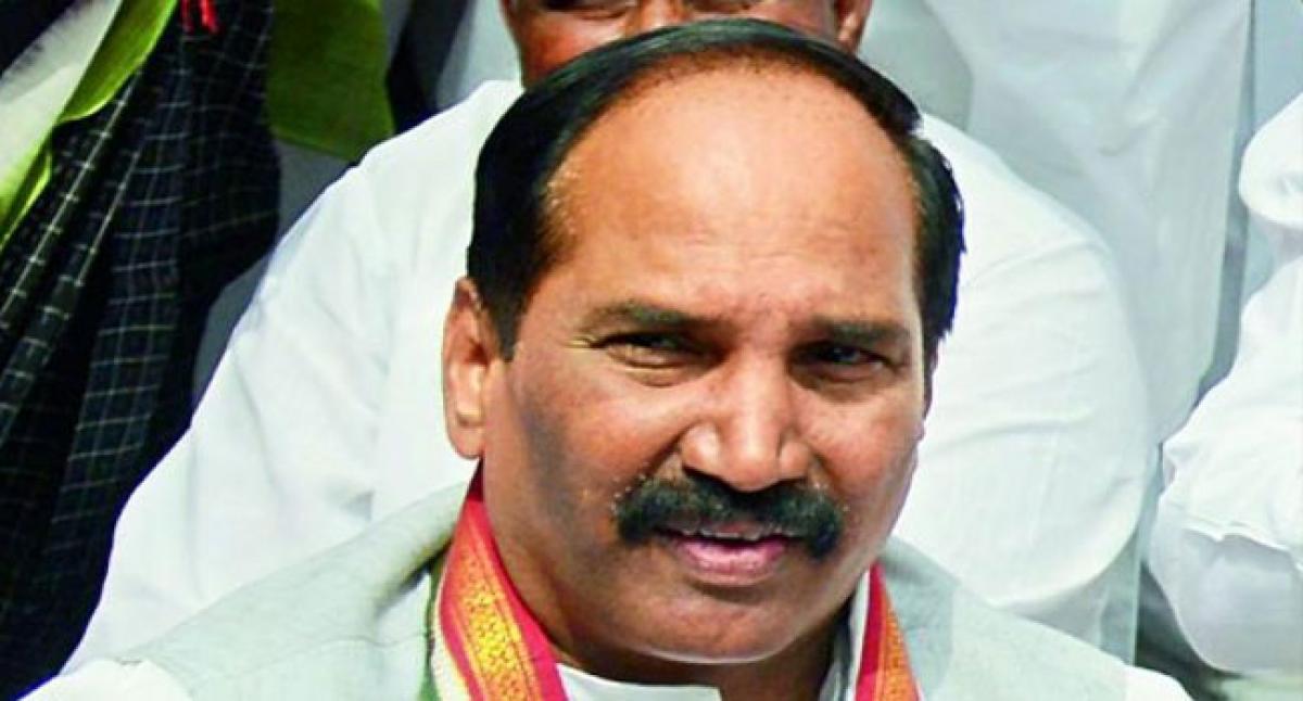 KCR blind to farmers’ woes, flays Uttam Kumar Reddy