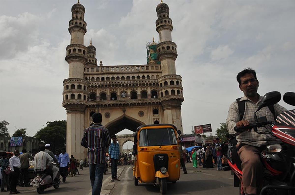 Autos back at Charminar