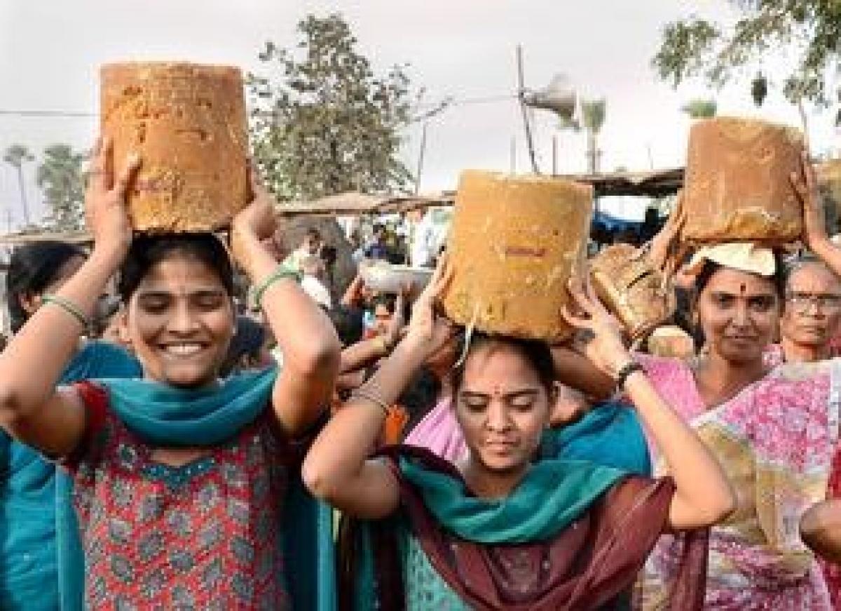 Ban on black jaggery: Devotees offer sugar to deities