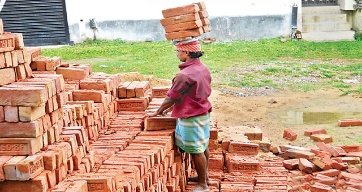 Note ban leaves labourers in lurch