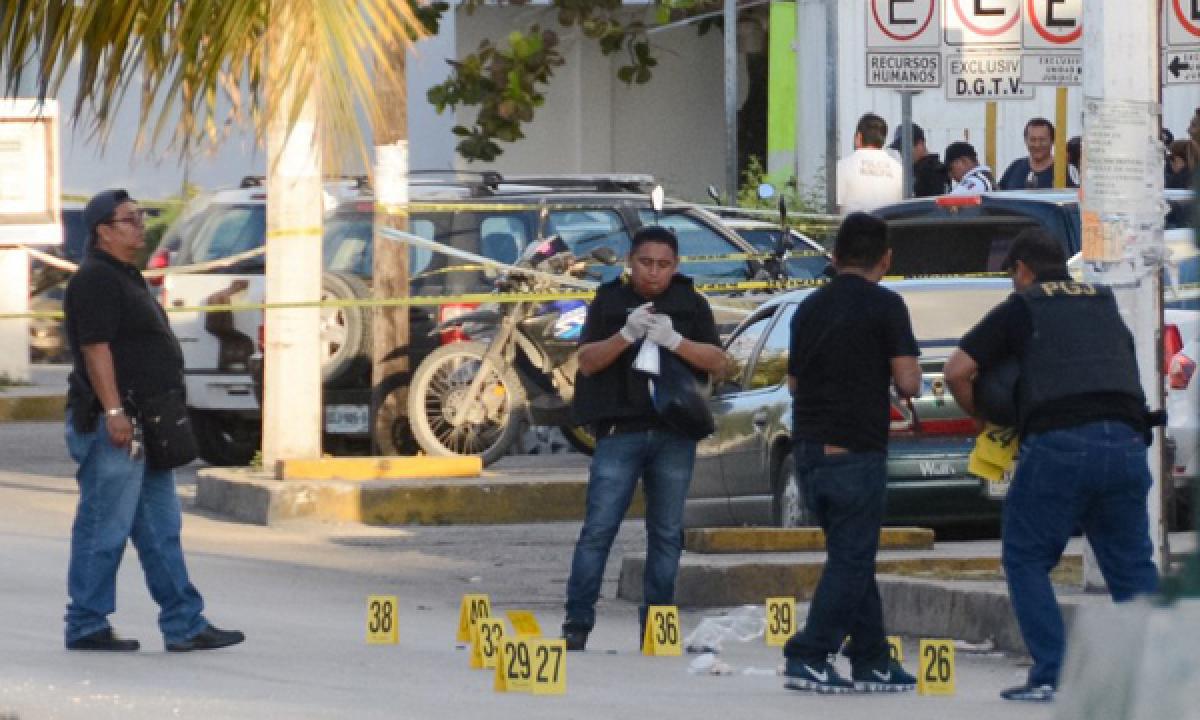 Mexicos Mayan Riviera rocked by another shootout as gunman attacks prosecutors office