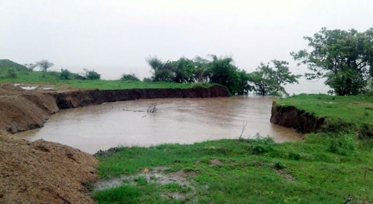 River Godavari in spate; first warning issued.