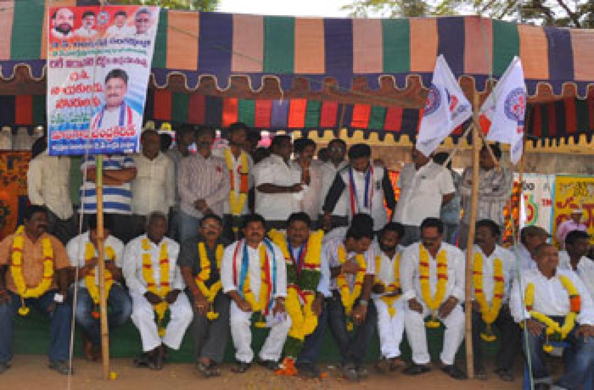 BCs stage hunger strike, oppose Kapu quota