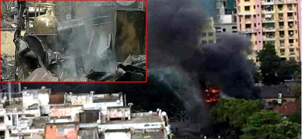 Three killed in fire at Kolkata oil, gas cylinders storage