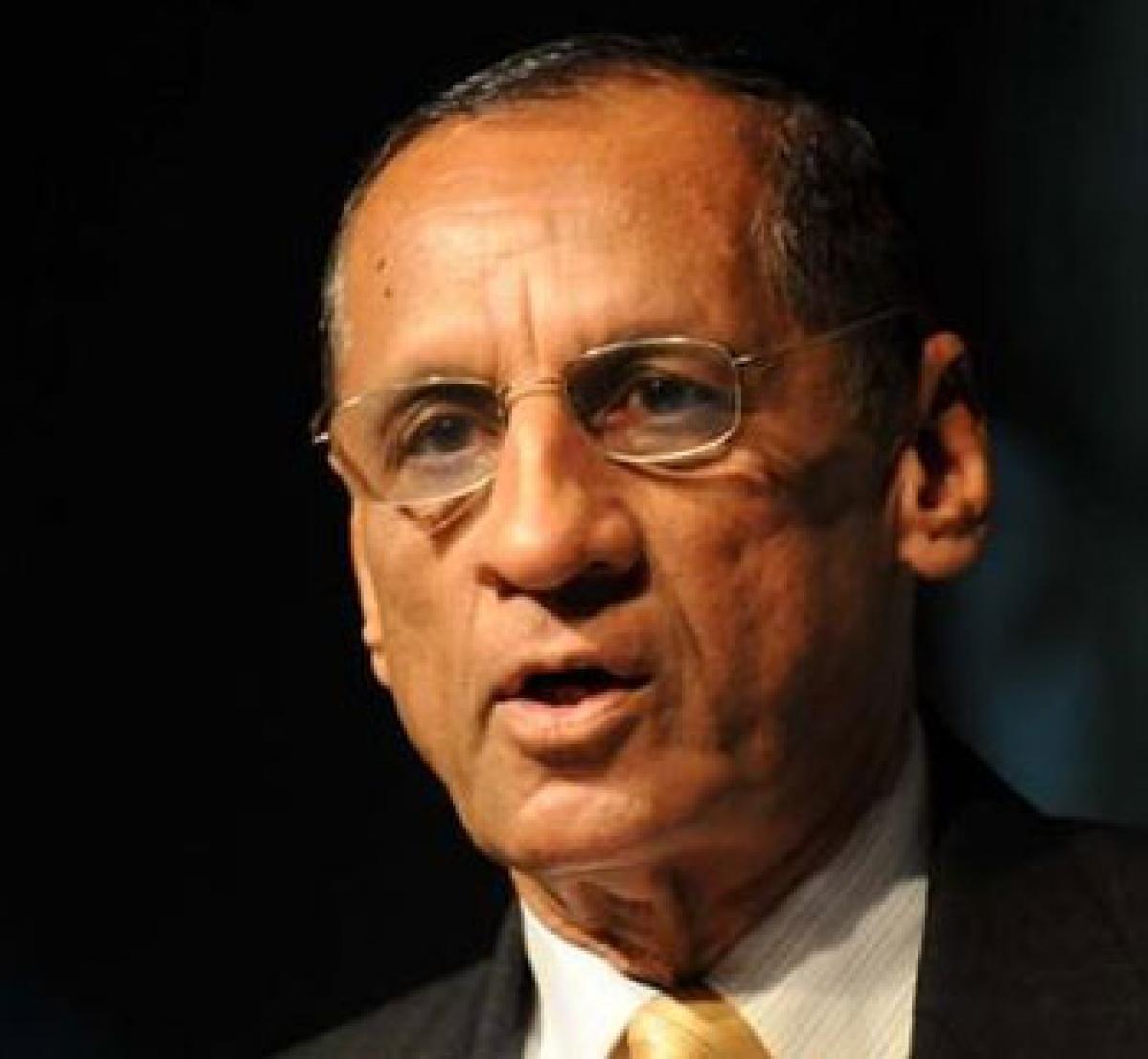 Guv exhorts corporate hospitals to cut cost