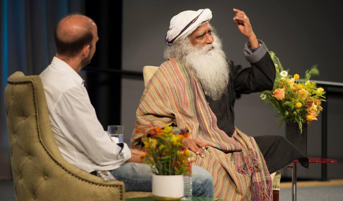 Dont vote as part of a tribe, Sadhguru Jaggi Vasudev tells Americans