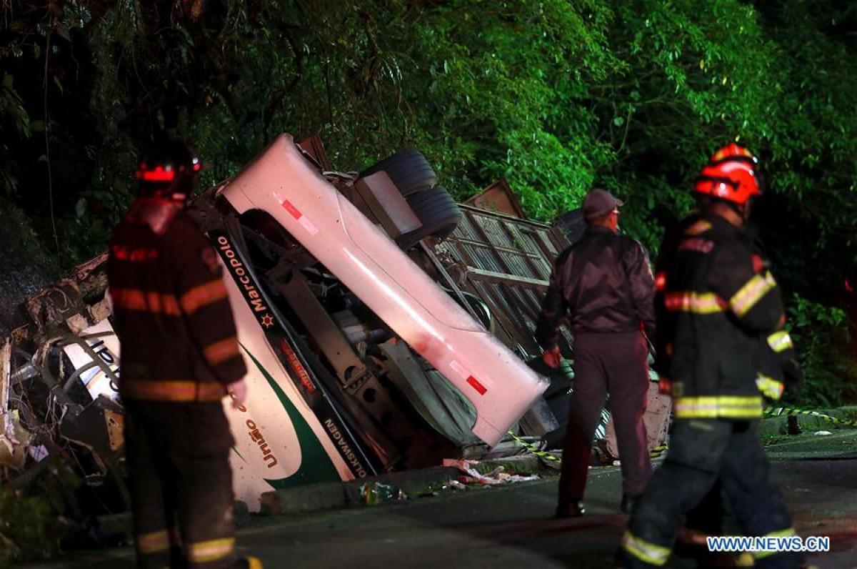 Bus carrying university students overturns in Sao Paulo, 18 killed