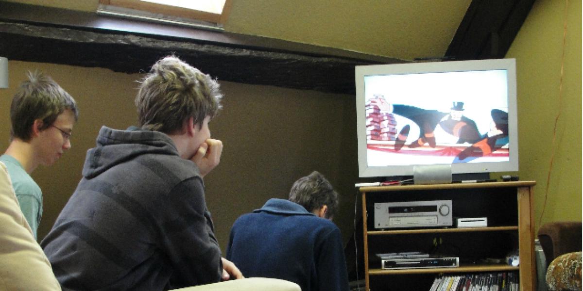 15 minutes of watching TV can kill creativity in Kids 