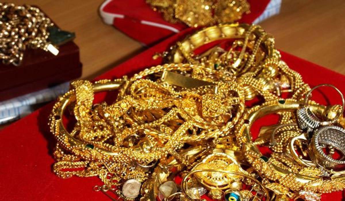 27 sovereigns of gold stolen in Eluru