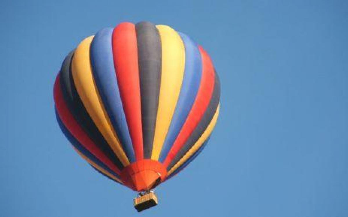 Texas power lines hit by hot air balloons