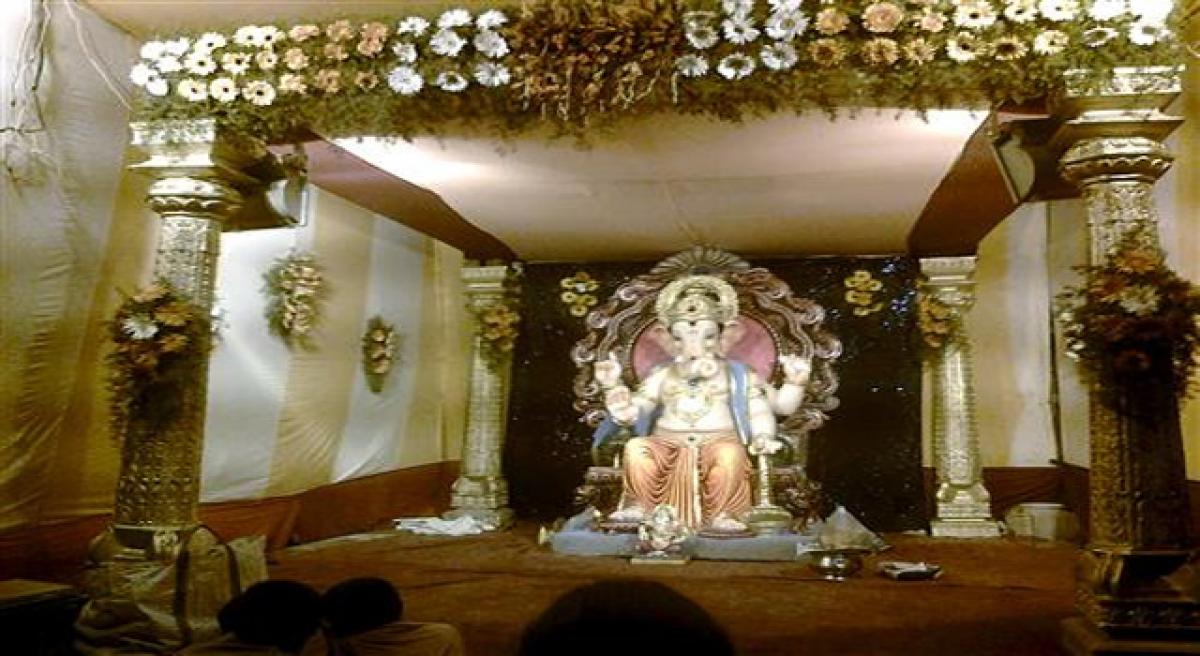 Ganesh pandals fuel demand for priests