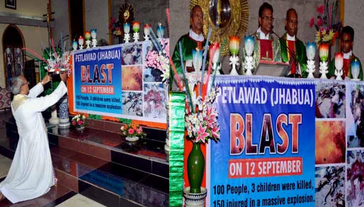 Holy mass  offered for the victims of Petlawad